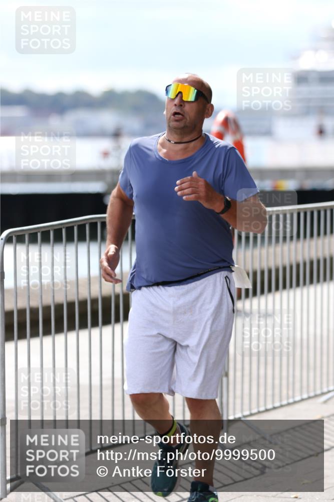 16.08.2026 - KN Förde Triathlon 2026 Antke Förster http://msf.ph/oto/9999500 16.08.2026 13:47:59 Laufen  meine-sportfotos.de