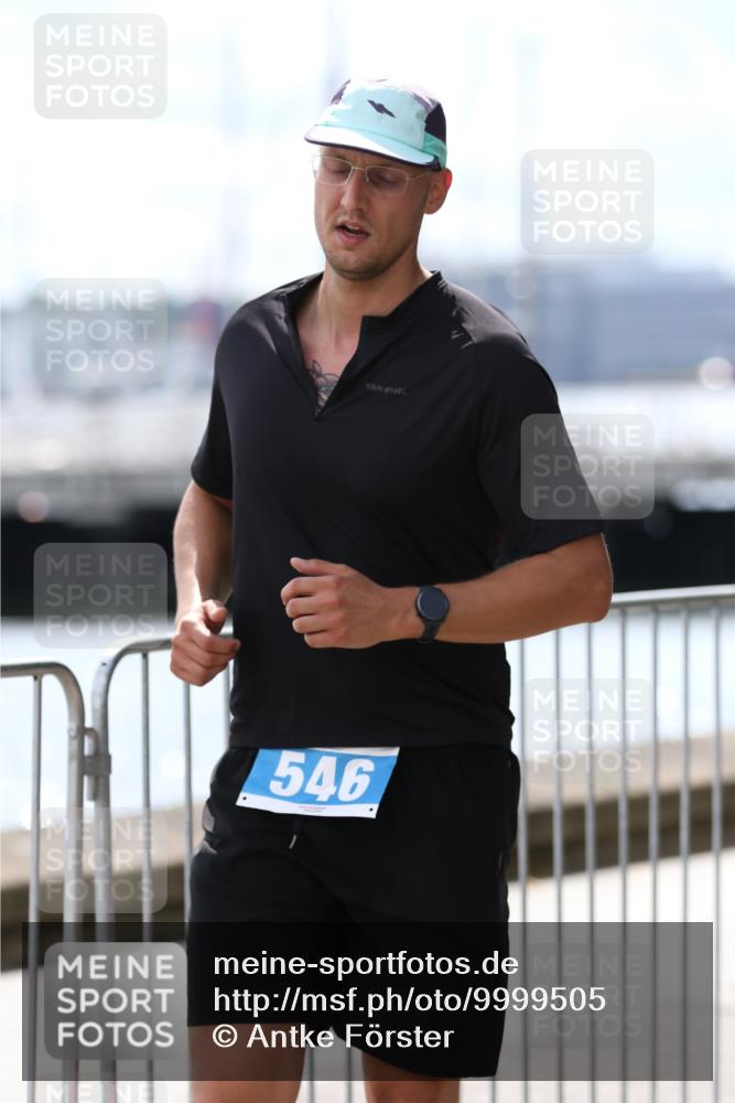16.08.2026 - KN Förde Triathlon 2026 Antke Förster http://msf.ph/oto/9999505 16.08.2026 13:48:09 Laufen  meine-sportfotos.de
