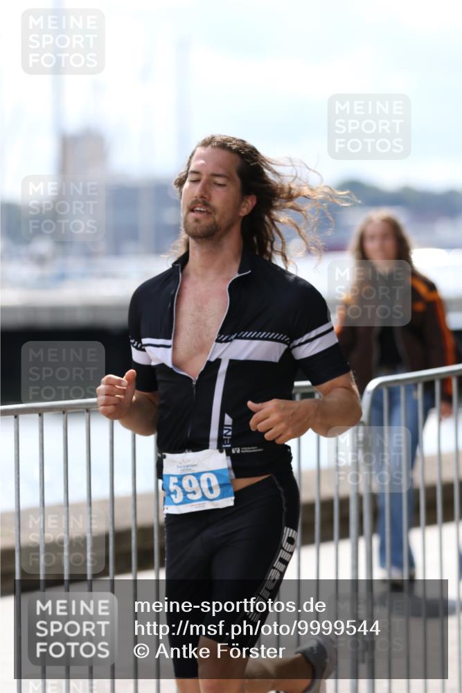 16.08.2026 - KN Förde Triathlon 2026 Antke Förster http://msf.ph/oto/9999544 16.08.2026 13:48:58 Laufen  meine-sportfotos.de