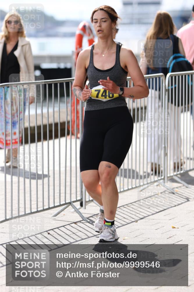 16.08.2026 - KN Förde Triathlon 2026 Antke Förster http://msf.ph/oto/9999546 16.08.2026 13:49:00 Laufen  meine-sportfotos.de