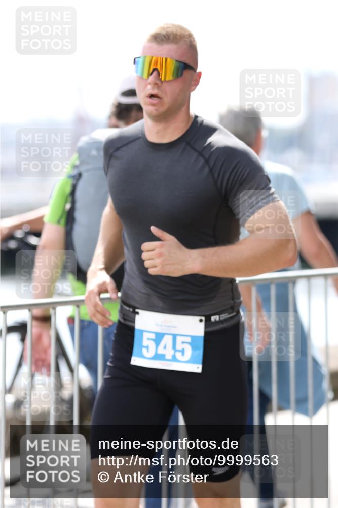 16.08.2026 - KN Förde Triathlon 2026 Antke Förster http://msf.ph/oto/9999563 16.08.2026 13:49:22 Laufen  meine-sportfotos.de