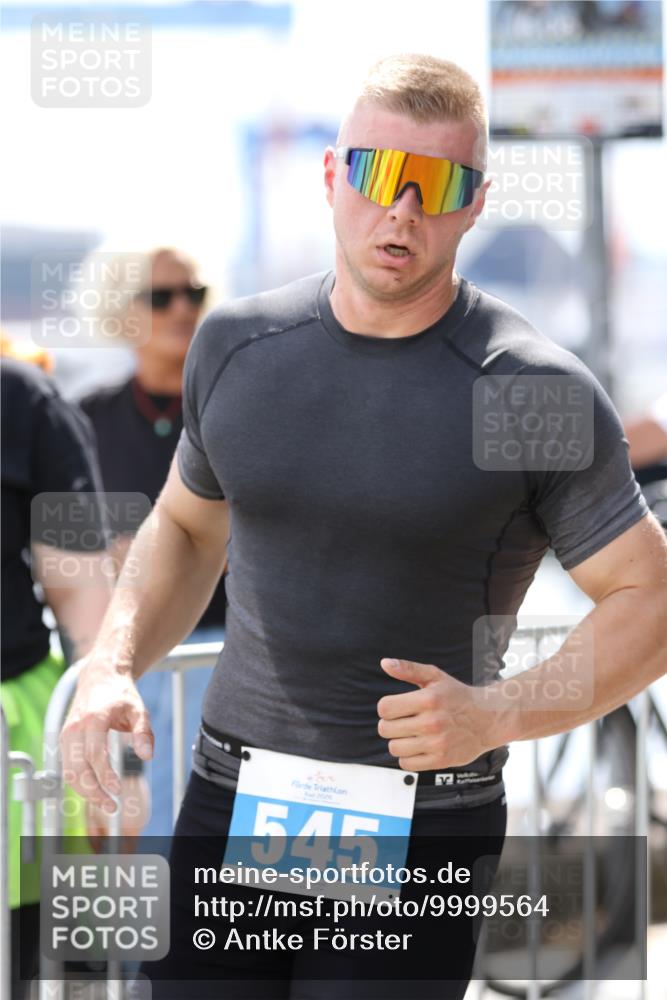 16.08.2026 - KN Förde Triathlon 2026 Antke Förster http://msf.ph/oto/9999564 16.08.2026 13:49:23 Laufen  meine-sportfotos.de