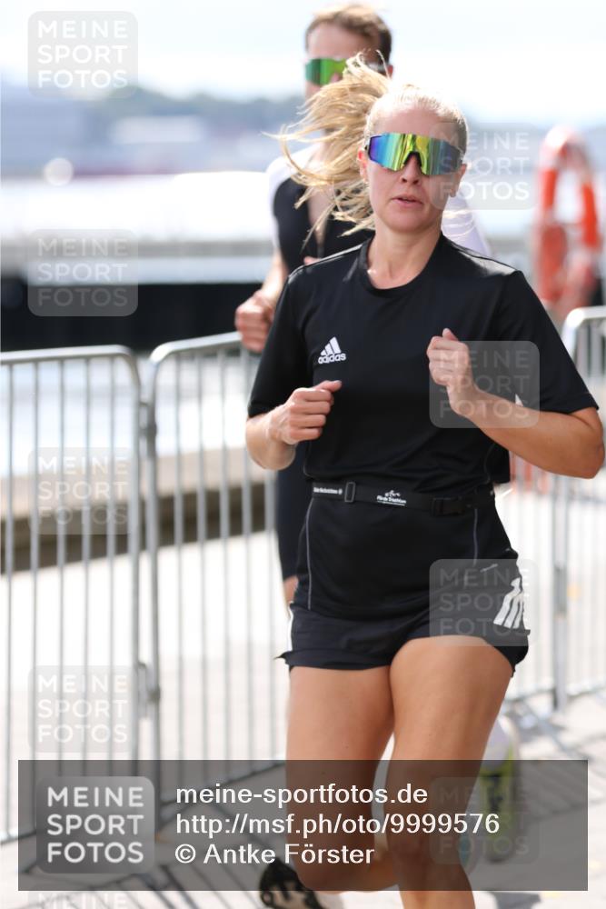 16.08.2026 - KN Förde Triathlon 2026 Antke Förster http://msf.ph/oto/9999576 16.08.2026 13:49:42 Laufen  meine-sportfotos.de