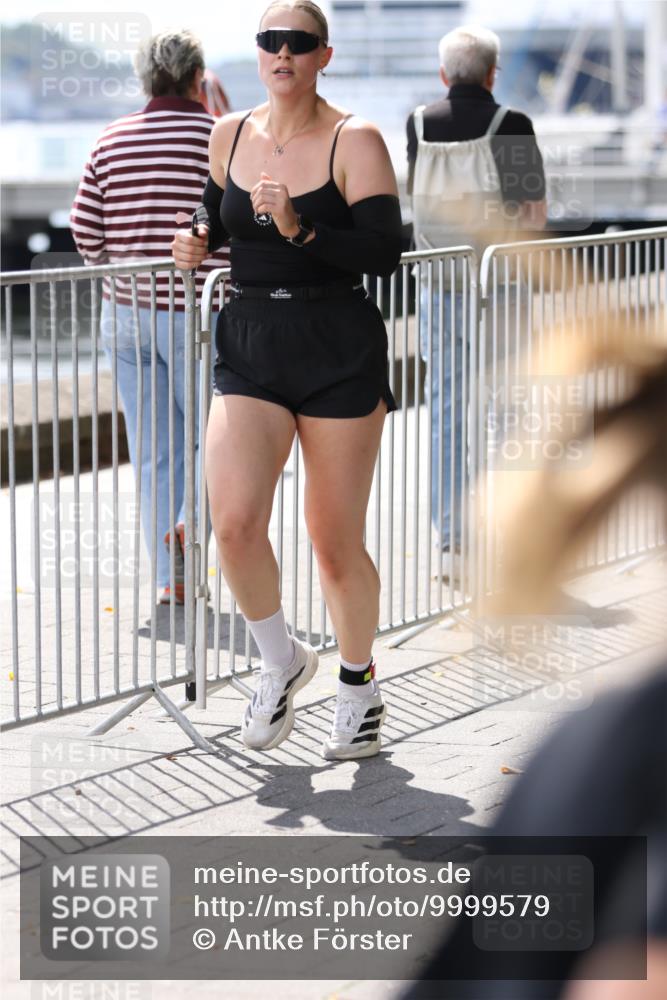 16.08.2026 - KN Förde Triathlon 2026 Antke Förster http://msf.ph/oto/9999579 16.08.2026 13:49:44 Laufen  meine-sportfotos.de