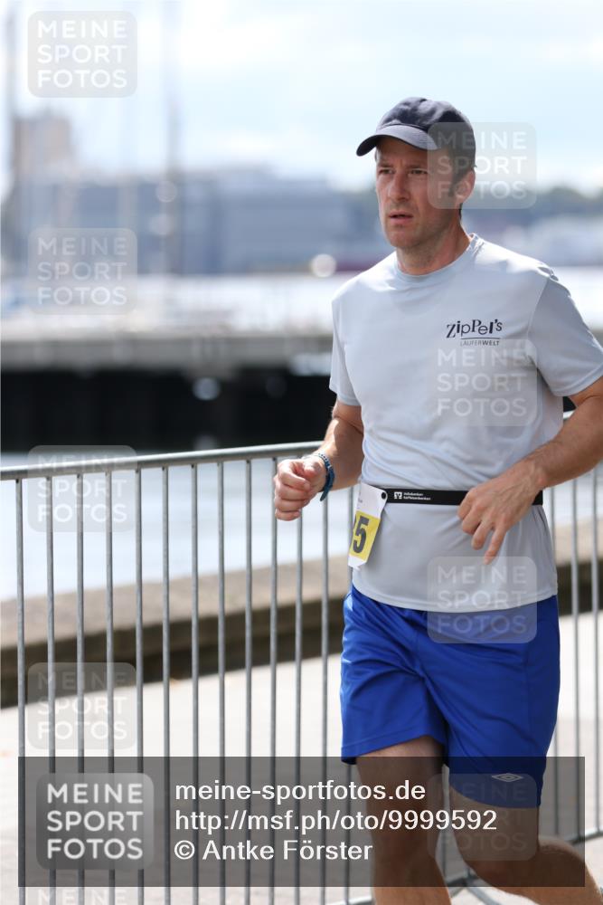 16.08.2026 - KN Förde Triathlon 2026 Antke Förster http://msf.ph/oto/9999592 16.08.2026 13:49:53 Laufen  meine-sportfotos.de