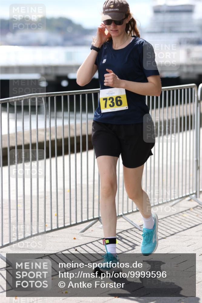16.08.2026 - KN Förde Triathlon 2026 Antke Förster http://msf.ph/oto/9999596 16.08.2026 13:49:56 Laufen  meine-sportfotos.de