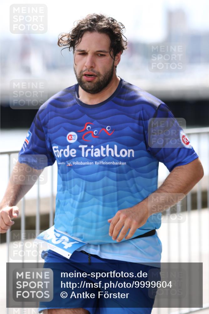 16.08.2026 - KN Förde Triathlon 2026 Antke Förster http://msf.ph/oto/9999604 16.08.2026 13:50:01 Laufen  meine-sportfotos.de