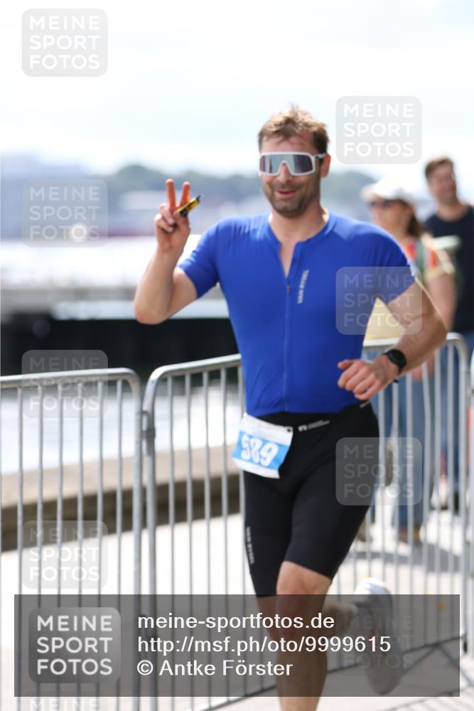 16.08.2026 - KN Förde Triathlon 2026 Antke Förster http://msf.ph/oto/9999615 16.08.2026 13:50:14 Laufen  meine-sportfotos.de
