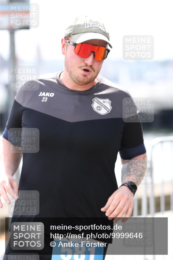 16.08.2026 - KN Förde Triathlon 2026 Antke Förster http://msf.ph/oto/9999646 16.08.2026 13:51:03 Laufen  meine-sportfotos.de