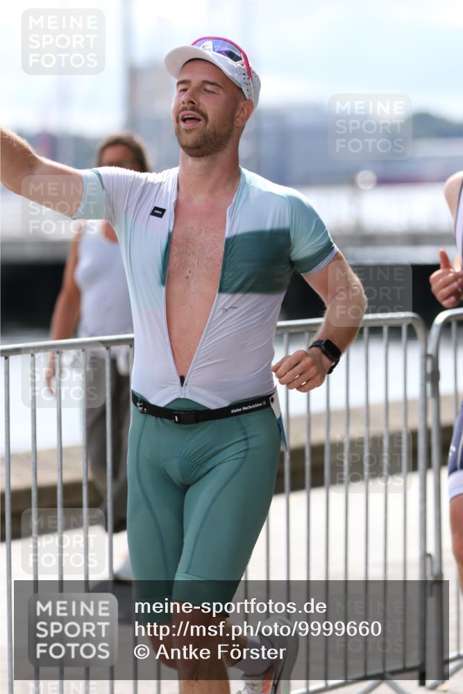 16.08.2026 - KN Förde Triathlon 2026 Antke Förster http://msf.ph/oto/9999660 16.08.2026 13:51:13 Laufen  meine-sportfotos.de