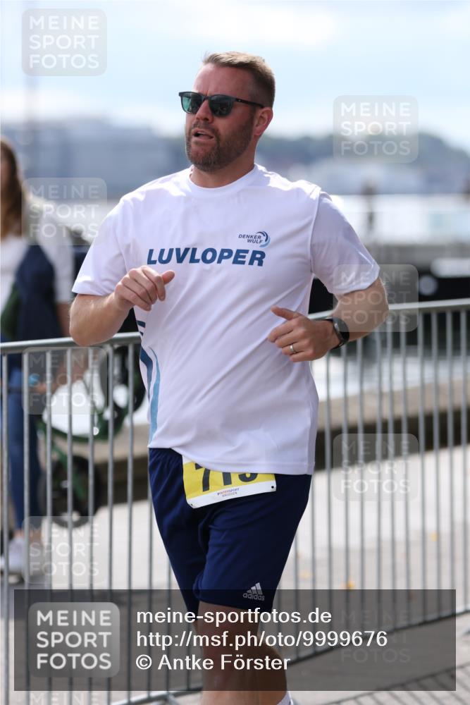 16.08.2026 - KN Förde Triathlon 2026 Antke Förster http://msf.ph/oto/9999676 16.08.2026 13:51:30 Laufen  meine-sportfotos.de