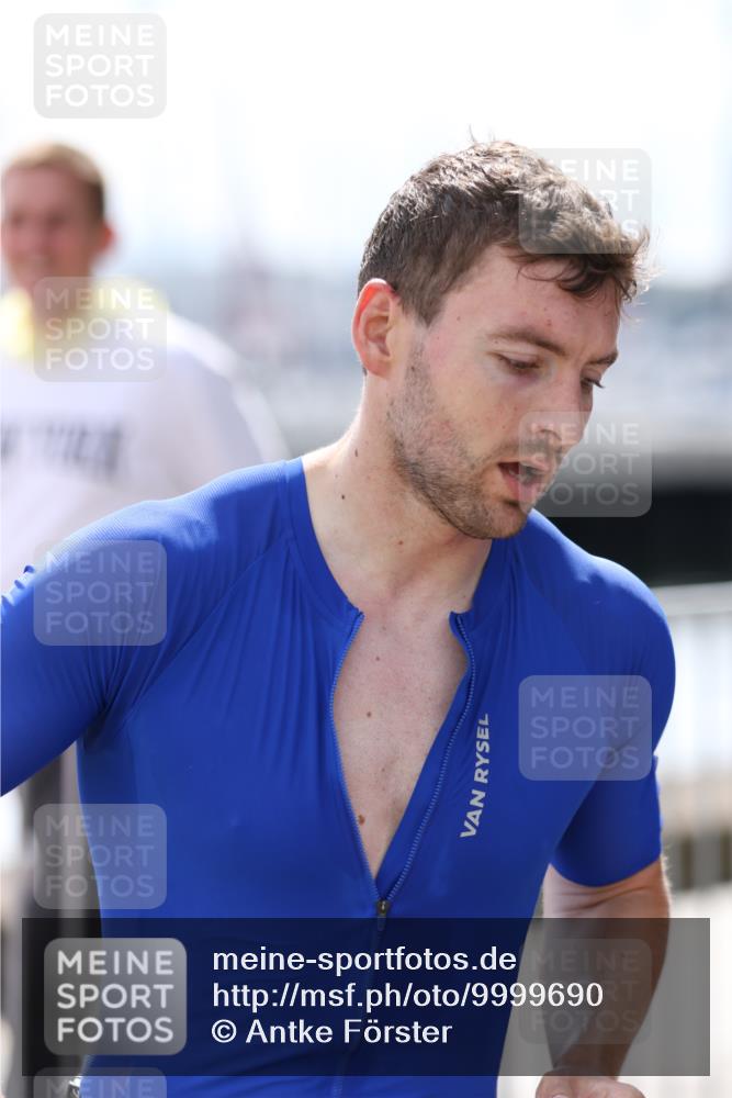16.08.2026 - KN Förde Triathlon 2026 Antke Förster http://msf.ph/oto/9999690 16.08.2026 13:51:56 Laufen  meine-sportfotos.de