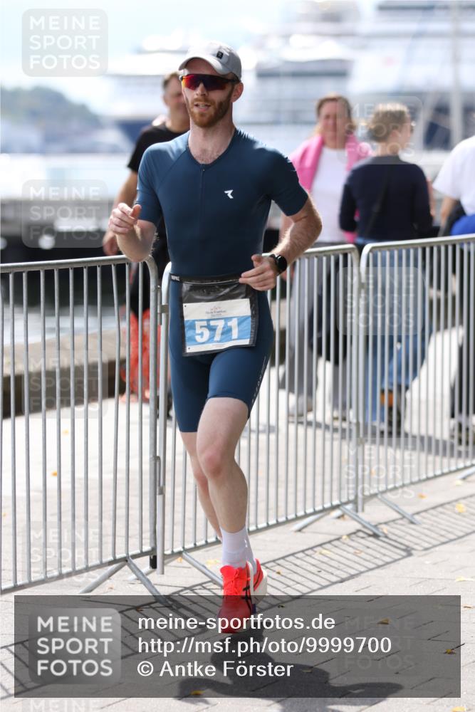 16.08.2026 - KN Förde Triathlon 2026 Antke Förster http://msf.ph/oto/9999700 16.08.2026 13:52:14 Laufen  meine-sportfotos.de