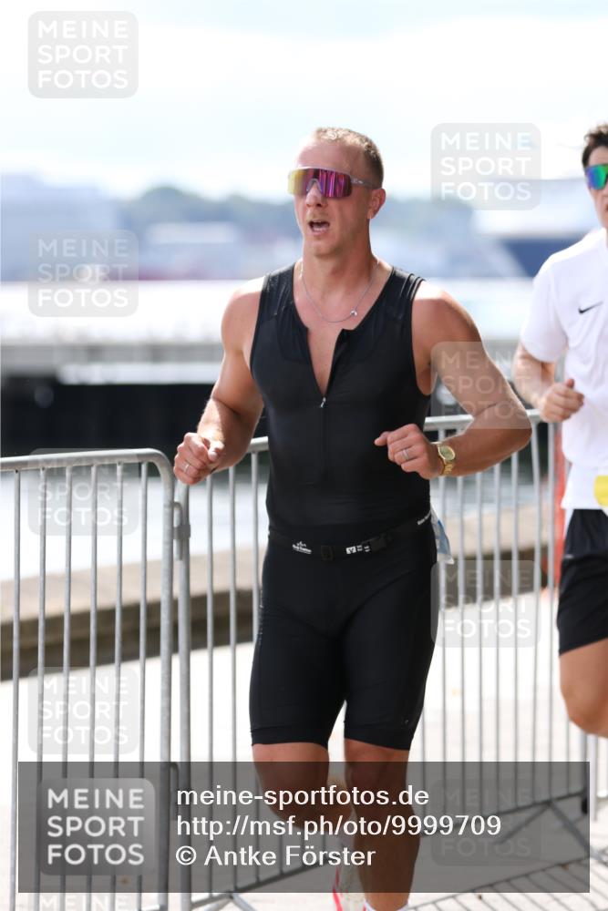 16.08.2026 - KN Förde Triathlon 2026 Antke Förster http://msf.ph/oto/9999709 16.08.2026 13:52:28 Laufen  meine-sportfotos.de