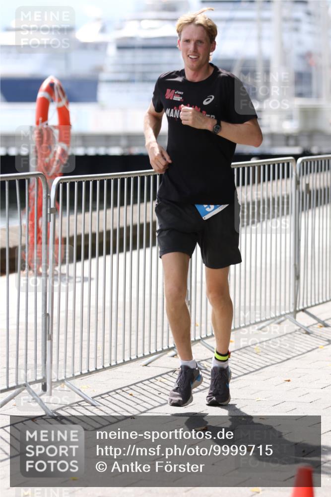 16.08.2026 - KN Förde Triathlon 2026 Antke Förster http://msf.ph/oto/9999715 16.08.2026 13:52:31 Laufen  meine-sportfotos.de