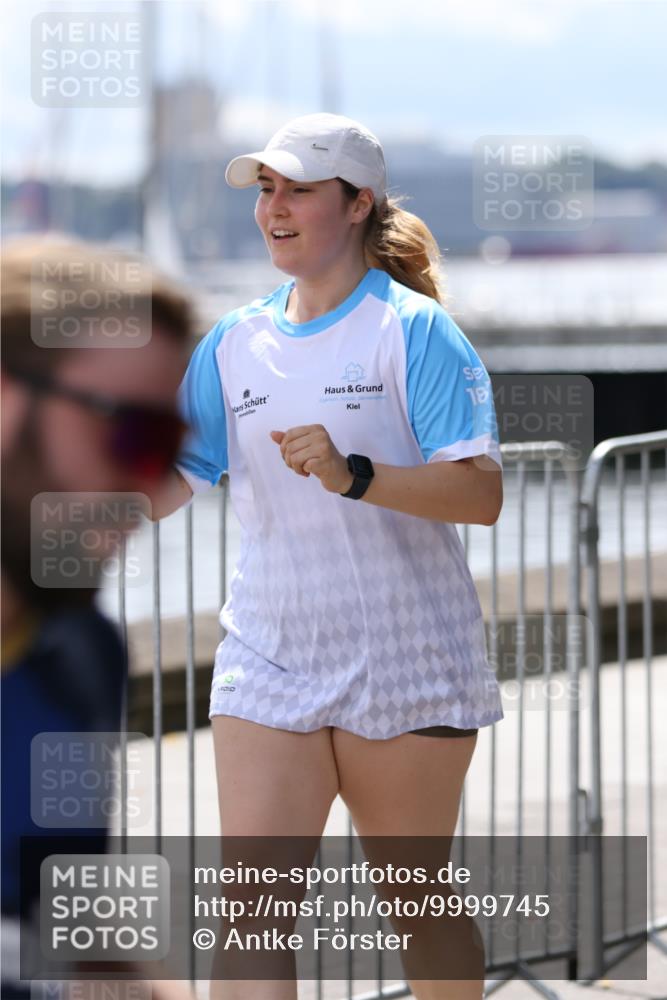 16.08.2026 - KN Förde Triathlon 2026 Antke Förster http://msf.ph/oto/9999745 16.08.2026 13:52:59 Laufen  meine-sportfotos.de