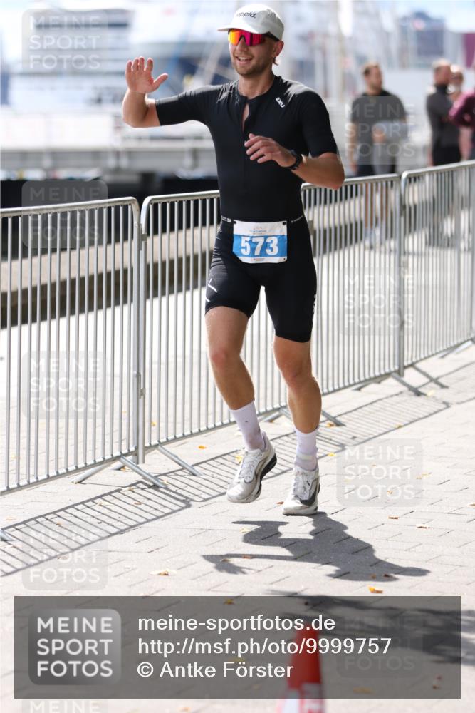 16.08.2026 - KN Förde Triathlon 2026 Antke Förster http://msf.ph/oto/9999757 16.08.2026 13:53:13 Laufen  meine-sportfotos.de