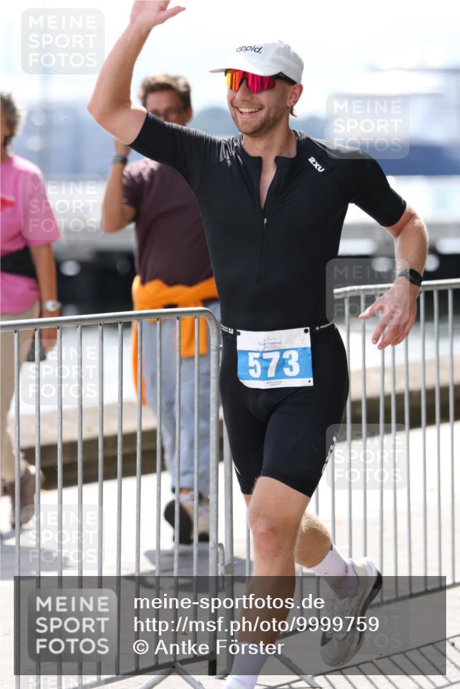 16.08.2026 - KN Förde Triathlon 2026 Antke Förster http://msf.ph/oto/9999759 16.08.2026 13:53:14 Laufen  meine-sportfotos.de