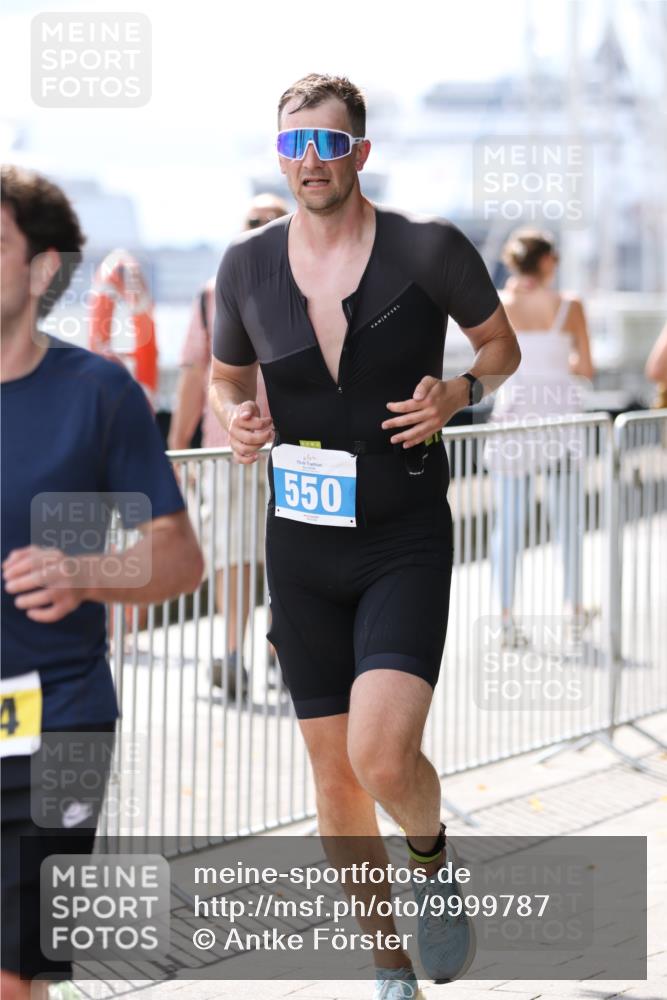 16.08.2026 - KN Förde Triathlon 2026 Antke Förster http://msf.ph/oto/9999787 16.08.2026 13:53:34 Laufen  meine-sportfotos.de