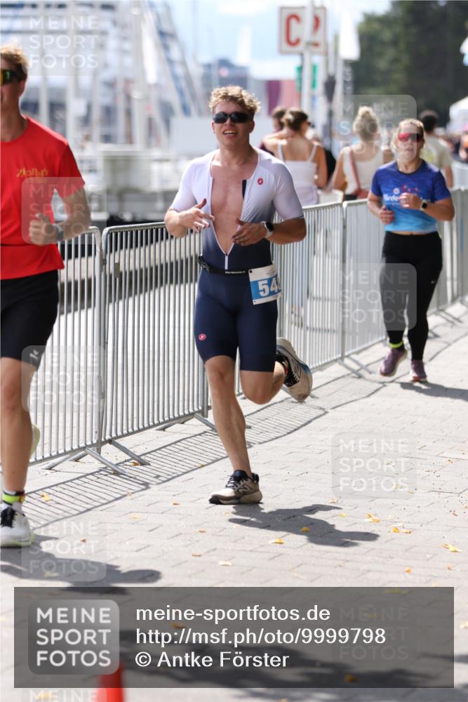 16.08.2026 - KN Förde Triathlon 2026 Antke Förster http://msf.ph/oto/9999798 16.08.2026 13:53:43 Laufen  meine-sportfotos.de