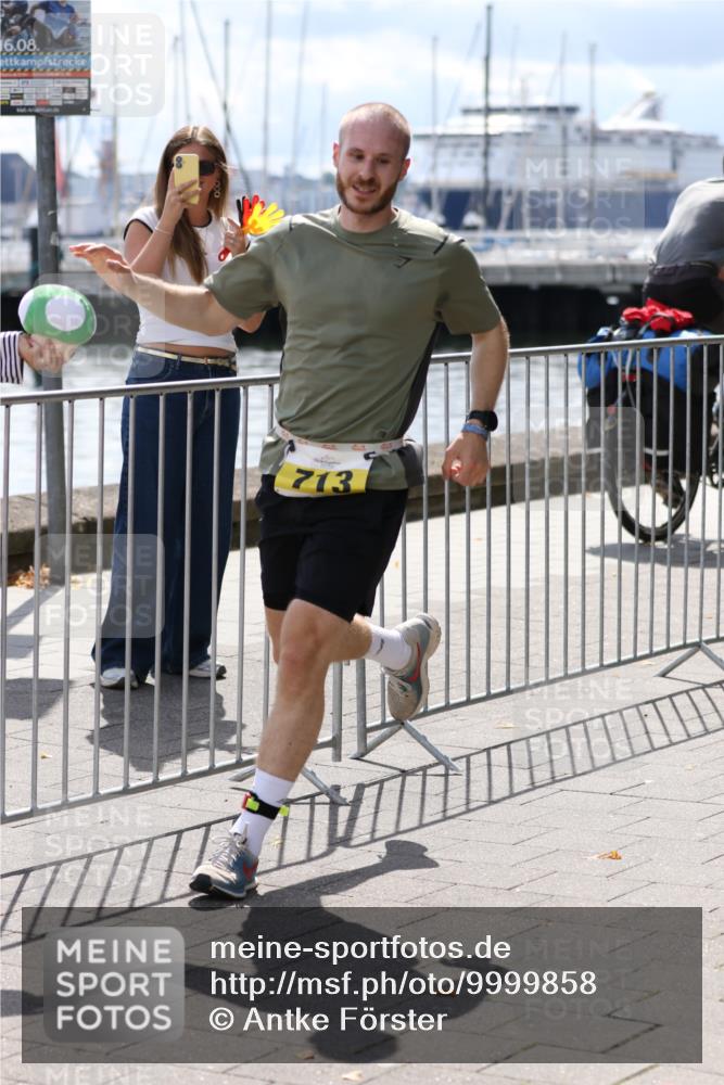 16.08.2026 - KN Förde Triathlon 2026 Antke Förster http://msf.ph/oto/9999858 16.08.2026 13:55:22 Laufen  meine-sportfotos.de
