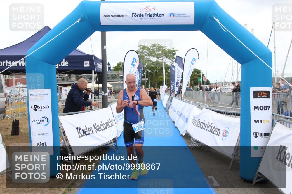 16.08.2026 - KN Förde Triathlon 2026 Markus Tischler http://msf.ph/oto/9999867 16.08.2026 12:15:22 Ziel 327, 352, 397, 327, 352, 397 meine-sportfotos.de