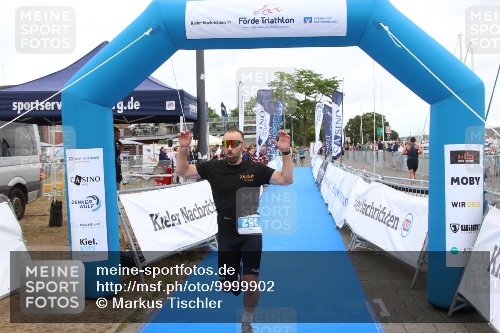16.08.2026 - KN Förde Triathlon 2026 Markus Tischler http://msf.ph/oto/9999902 16.08.2026 12:15:26 Ziel 327, 352, 327, 352 meine-sportfotos.de