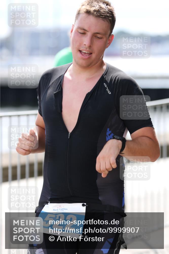 16.08.2026 - KN Förde Triathlon 2026 Antke Förster http://msf.ph/oto/9999907 16.08.2026 13:56:38 Laufen  meine-sportfotos.de