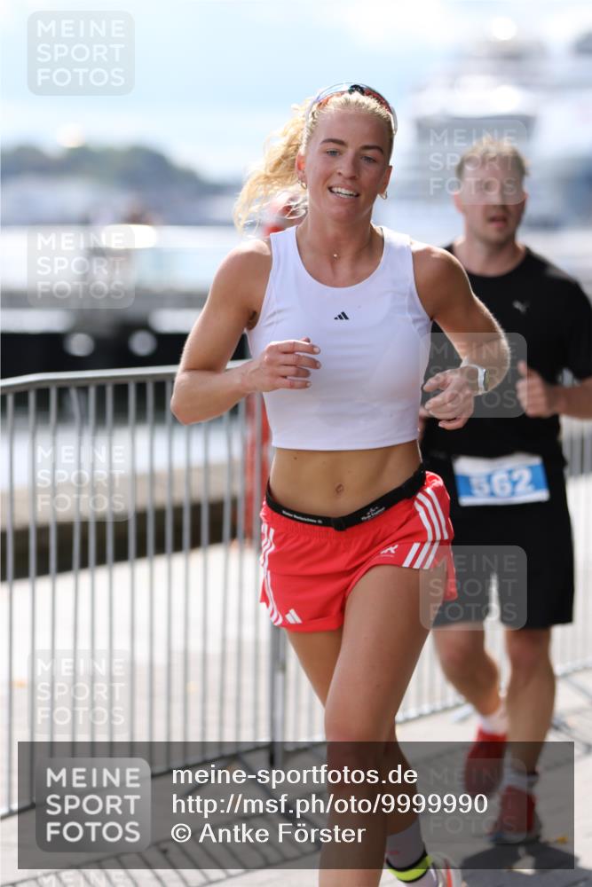 16.08.2026 - KN Förde Triathlon 2026 Antke Förster http://msf.ph/oto/9999990 16.08.2026 13:58:51 Laufen  meine-sportfotos.de