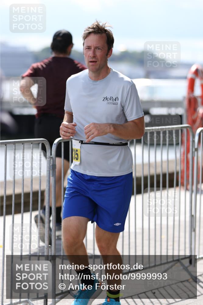 16.08.2026 - KN Förde Triathlon 2026 Antke Förster http://msf.ph/oto/9999993 16.08.2026 13:58:54 Laufen  meine-sportfotos.de