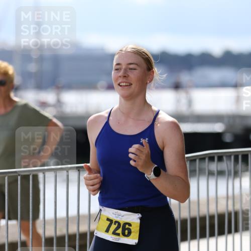 16.08.2026 - KN Förde Triathlon 2026 Antke Förster http://msf.ph/oto/10000020 16.08.2026 13:59:41 Laufen  meine-sportfotos.de
