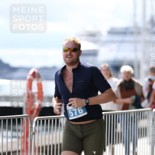 16.08.2026 - KN Förde Triathlon 2026 Antke Förster http://msf.ph/oto/10000051 16.08.2026 14:00:19 Laufen  meine-sportfotos.de