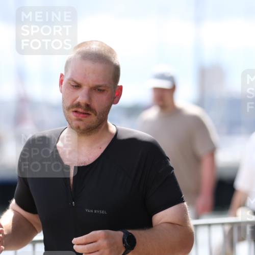 16.08.2026 - KN Förde Triathlon 2026 Antke Förster http://msf.ph/oto/10000063 16.08.2026 14:00:29 Laufen  meine-sportfotos.de