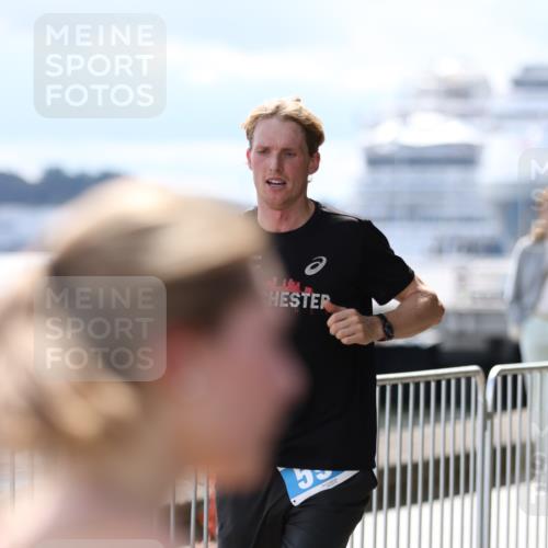 16.08.2026 - KN Förde Triathlon 2026 Antke Förster http://msf.ph/oto/10000075 16.08.2026 14:00:40 Laufen  meine-sportfotos.de