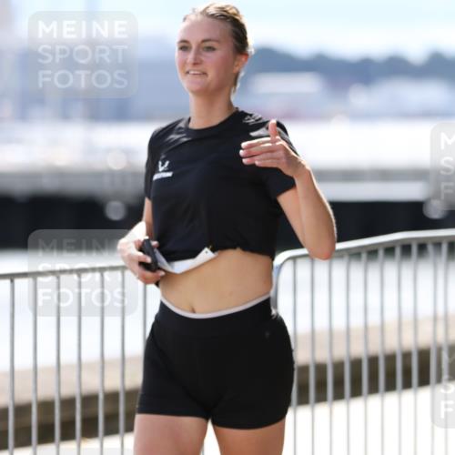 16.08.2026 - KN Förde Triathlon 2026 Antke Förster http://msf.ph/oto/10000099 16.08.2026 14:01:25 Laufen  meine-sportfotos.de