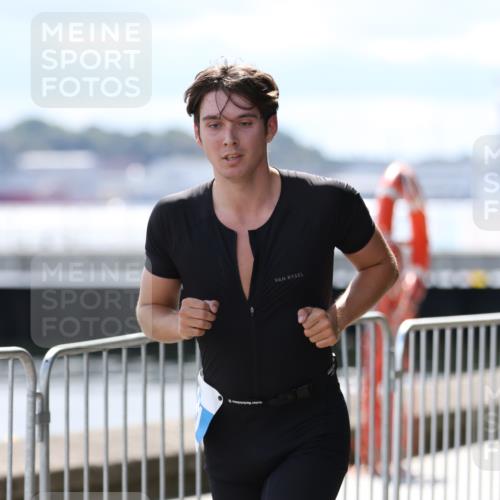 16.08.2026 - KN Förde Triathlon 2026 Antke Förster http://msf.ph/oto/10000176 16.08.2026 14:03:11 Laufen  meine-sportfotos.de