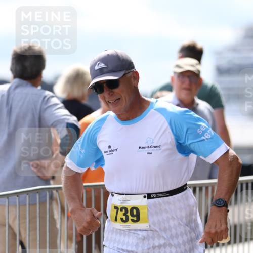 16.08.2026 - KN Förde Triathlon 2026 Antke Förster http://msf.ph/oto/10000290 16.08.2026 14:08:17 Laufen  meine-sportfotos.de