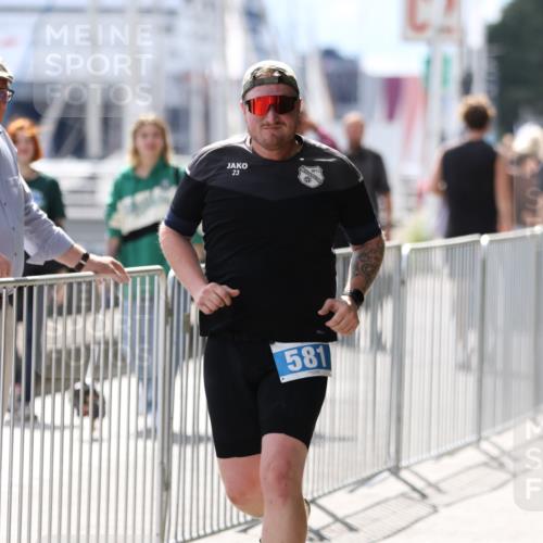 16.08.2026 - KN Förde Triathlon 2026 Antke Förster http://msf.ph/oto/10000304 16.08.2026 14:08:46 Laufen  meine-sportfotos.de