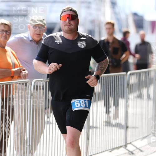 16.08.2026 - KN Förde Triathlon 2026 Antke Förster http://msf.ph/oto/10000306 16.08.2026 14:08:47 Laufen  meine-sportfotos.de