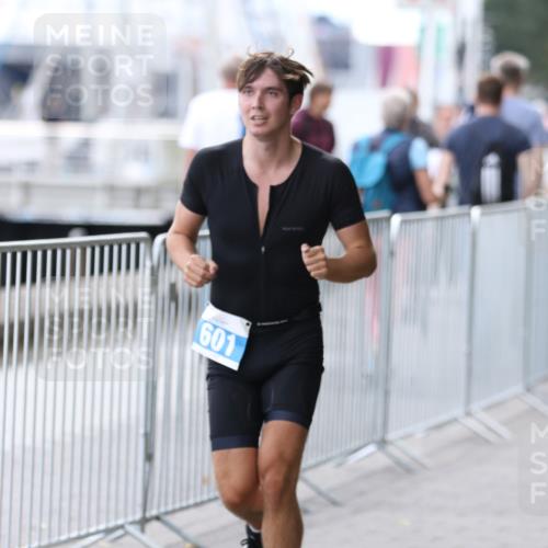 16.08.2026 - KN Förde Triathlon 2026 Antke Förster http://msf.ph/oto/10000419 16.08.2026 14:13:44 Laufen  meine-sportfotos.de