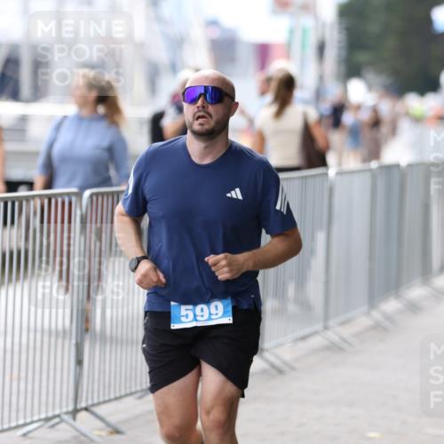 16.08.2026 - KN Förde Triathlon 2026 Antke Förster http://msf.ph/oto/10000466 16.08.2026 14:17:01 Laufen  meine-sportfotos.de