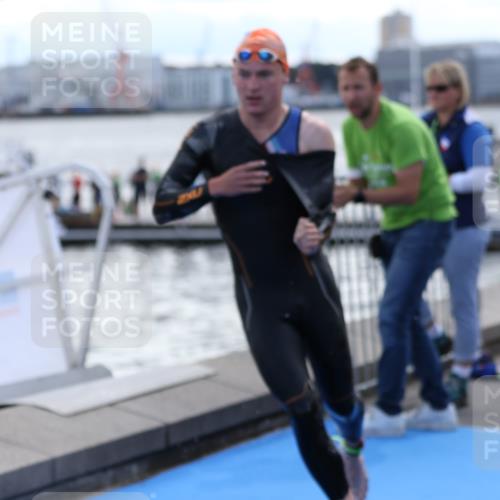 16.08.2026 - KN Förde Triathlon 2026 Antke Förster http://msf.ph/oto/10000540 16.08.2026 14:48:12 Schwimmen 5, 7, 11 meine-sportfotos.de