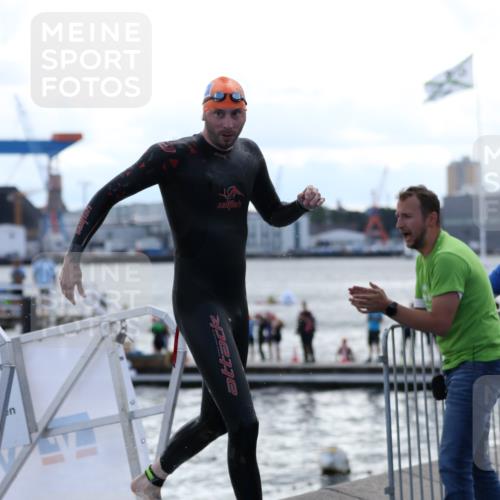 16.08.2026 - KN Förde Triathlon 2026 Antke Förster http://msf.ph/oto/10000542 16.08.2026 14:48:18 Schwimmen 5, 7, 11 meine-sportfotos.de
