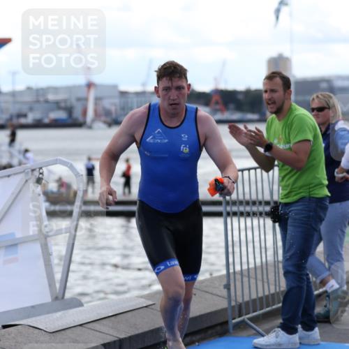 16.08.2026 - KN Förde Triathlon 2026 Antke Förster http://msf.ph/oto/10000572 16.08.2026 14:49:17 Schwimmen 3, 12, 14, 8 meine-sportfotos.de