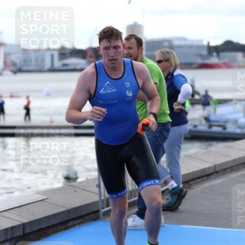 16.08.2026 - KN Förde Triathlon 2026 Antke Förster http://msf.ph/oto/10000573 16.08.2026 14:49:18 Schwimmen 12, 14, 8 meine-sportfotos.de