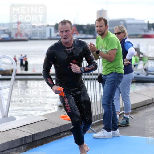 16.08.2026 - KN Förde Triathlon 2026 Antke Förster http://msf.ph/oto/10000583 16.08.2026 14:50:17 Schwimmen 1, 4, 10, 9, 10 meine-sportfotos.de
