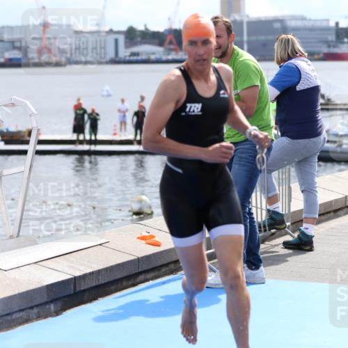 16.08.2026 - KN Förde Triathlon 2026 Antke Förster http://msf.ph/oto/10000603 16.08.2026 14:53:53 Schwimmen 16, 20, 20, 33 meine-sportfotos.de