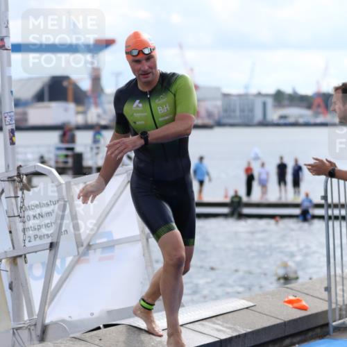16.08.2026 - KN Förde Triathlon 2026 Antke Förster http://msf.ph/oto/10000661 16.08.2026 14:55:19 Schwimmen 19, 26, 27, 28, 34, 35, 36, 21, 23, 25, 29, 30, 37 meine-sportfotos.de