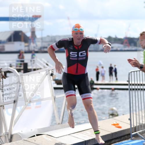 16.08.2026 - KN Förde Triathlon 2026 Antke Förster http://msf.ph/oto/10000676 16.08.2026 14:55:36 Schwimmen 21, 25, 30, 36, 37, 17, 18, 23, 29 meine-sportfotos.de