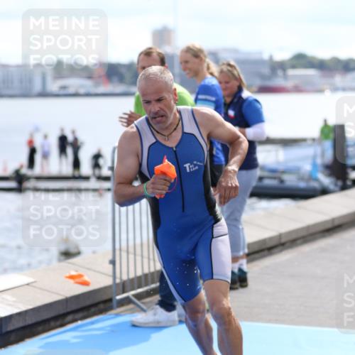 16.08.2026 - KN Förde Triathlon 2026 Antke Förster http://msf.ph/oto/10000702 16.08.2026 14:56:09 Schwimmen 17, 18, 32 meine-sportfotos.de